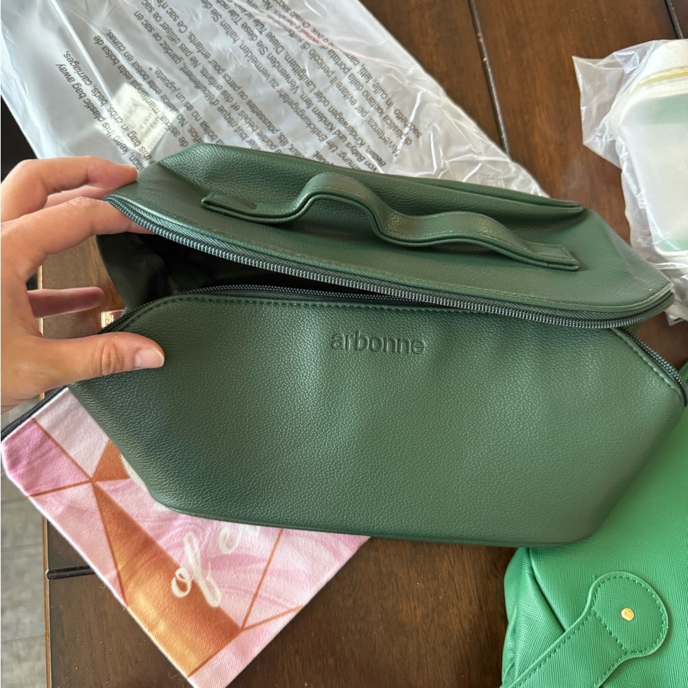 Arbonne Forest Green Pebbled Leather Cosmetic Case